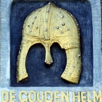 Gevelsteen De Gouden Helm